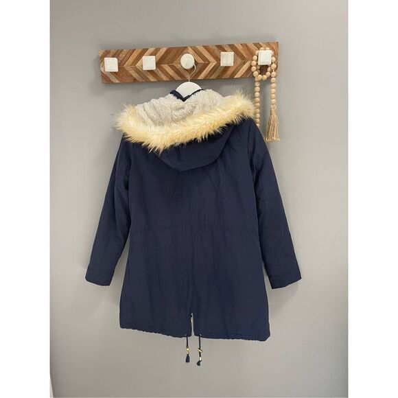 Maxwell Studio navy jacket with faux fur trim hood Size M - Picture 3 of 10
